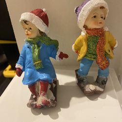 Girl and boy ceramic figurine 5 inches tall excellent condition