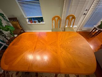 For Sale - Elegant Wooden Dining Table 2 Dining Chairs (PICKUP ONLY) - $300 (Vienna, Virginia)