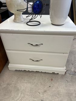 White 2-Drawer Nightstand