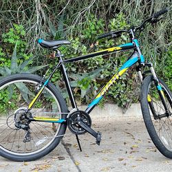 2016 Giant Revel 2 Mountain Bike – Excellent Condition (Like New!)