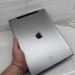 iPad Pro 1st Gen 128GB 4G LTE 12.9inch 