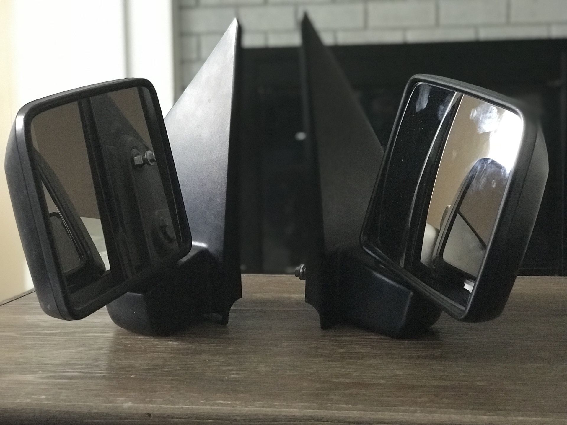2 Ford F-150 side mirrors