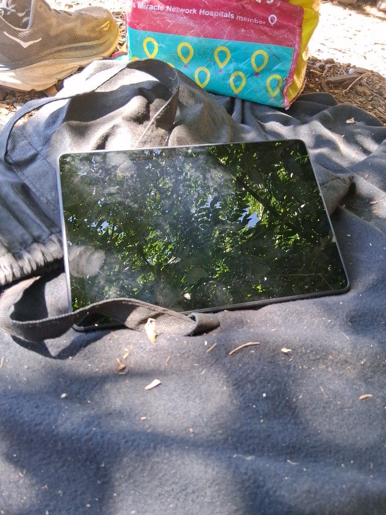 amazon fire tablet 10" HD