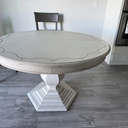 Dinette set round table w/leaf and 4 chairs- slightly distressed style