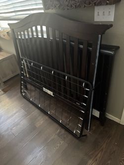 Baby crib make to twin  bed