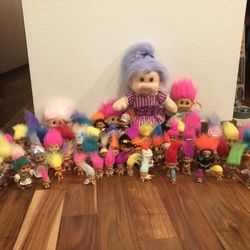 A 70 VINTAGE TROLL DOLL BUNDLE