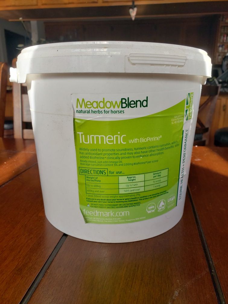 Feedmark MeadowBlend Turmeric with BioPerine for horses