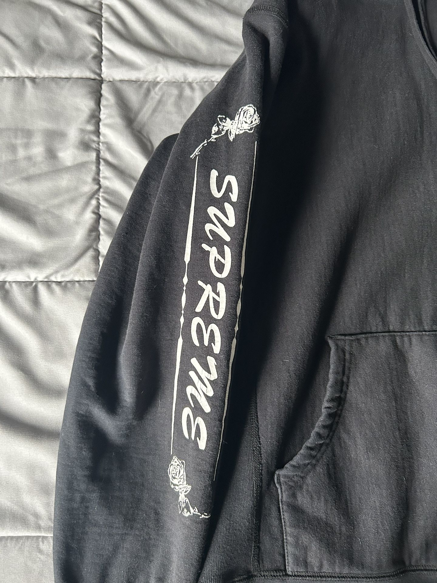 Supreme Hoodie Size LARGE used