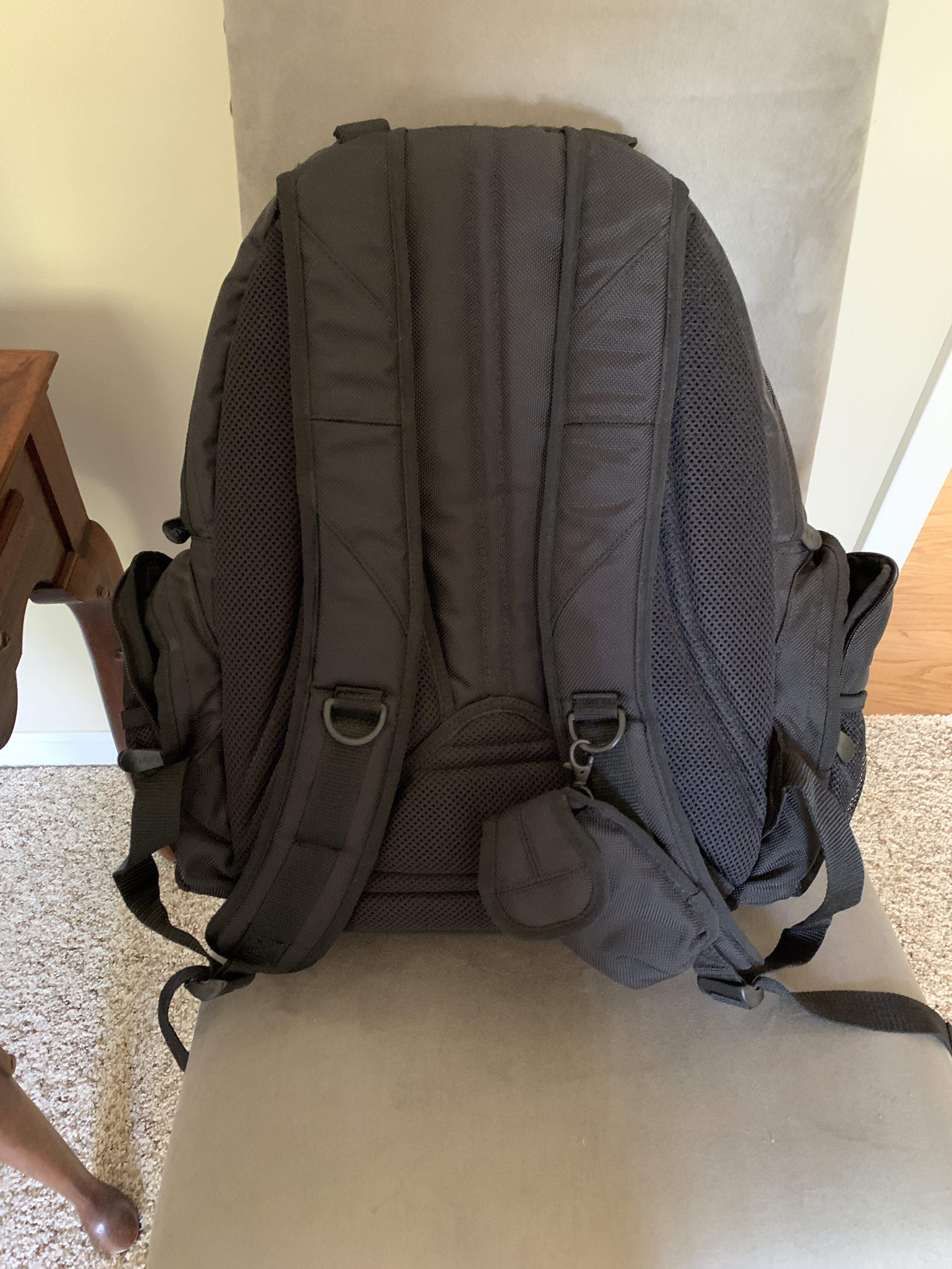 Mobile edge computer laptop backpack