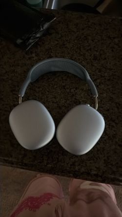 AirPod maxes