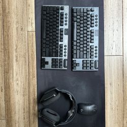 Logitech gaming set, 1x mouse, 1x headphones, 1x mouse pad, 2x keyboard