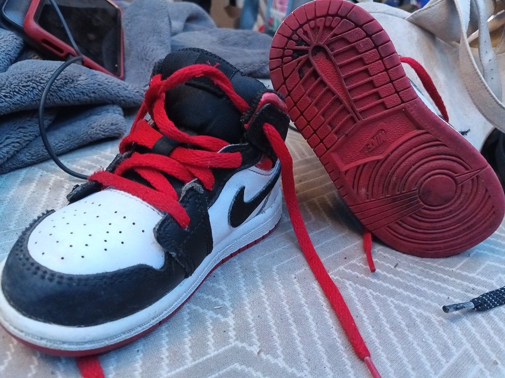 Childs Nikes