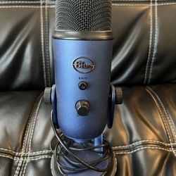 Blue Microphones Blue Yeti USB Condenser Microphone (Blue)