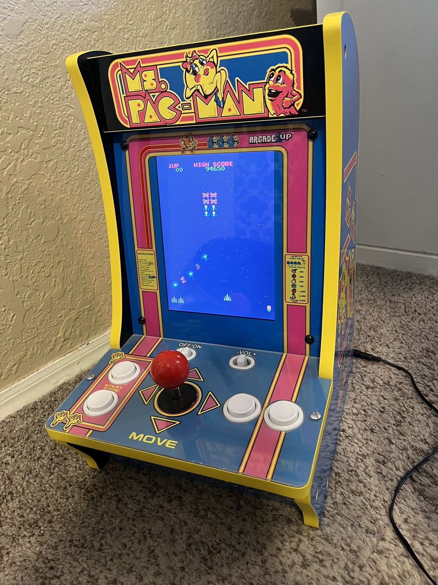 Counter top arcade game