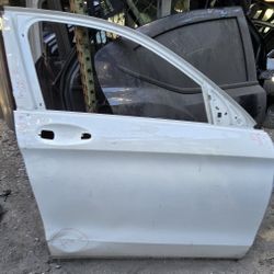 2016 2017 2018 2019 2020  MERCEDES BENZ GLC  RIGHT PASSENGER FRONT DOOR