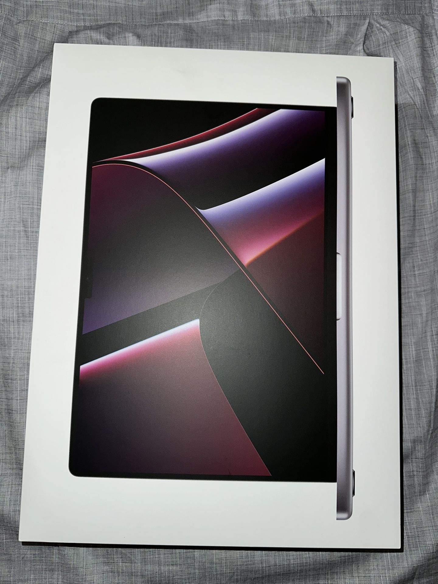 New Sealed Box Apple MacBook Pro 16” M2 Pro 16gb Ram 1TB 19 Core Gpu I can come to you