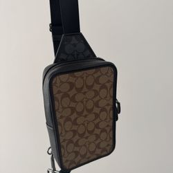 Coach Sullivan Pack In Blocked Signature Canvas - Khaki/Charcoal