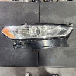 Ford Fusion Headlight Right Passenger Side 2016 2017 2018 2019 2020 Part $150