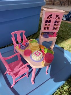 1995 Barbie So Much to Do Dining Room set (no box)