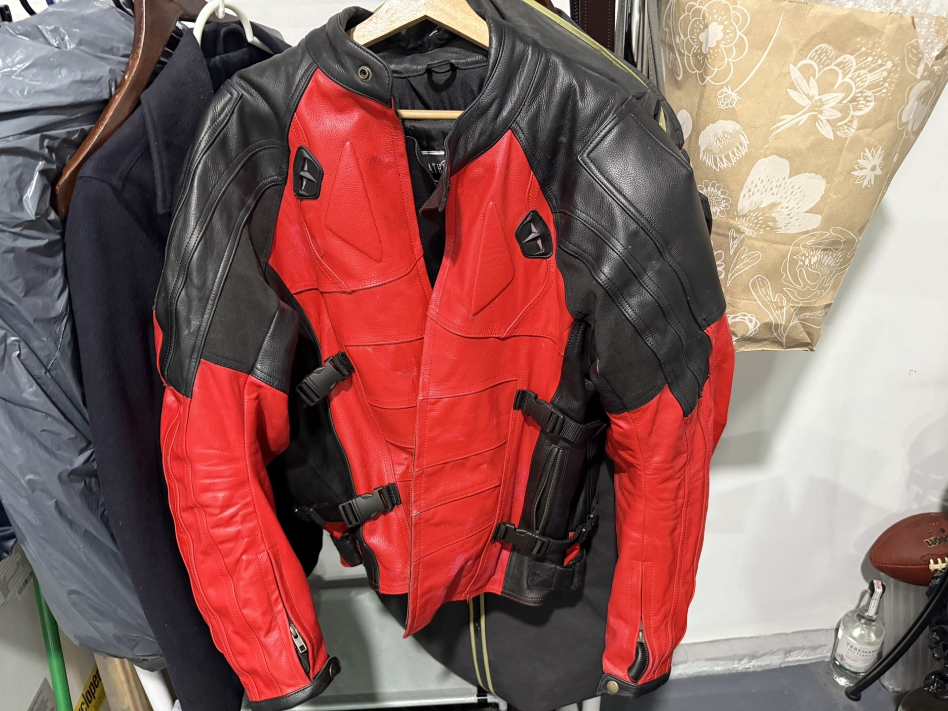 LEATHERAY Men Motorbike Genuine Leather Moto Motorcycle with CE Armor Protection Biker Riding Jacket