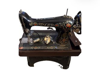 1919 Singer Sewing Machine Model 66 Red Eye G900631 Rough Case FOR PARTS/REPAIR
