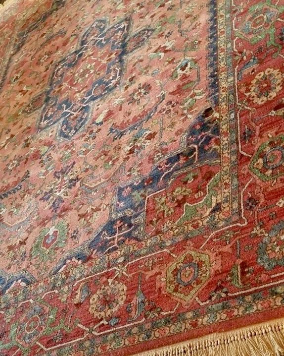 KARASTAN 10’ x 14’ Medallion Serapi Rug for Sale in Palm Harbor, FL