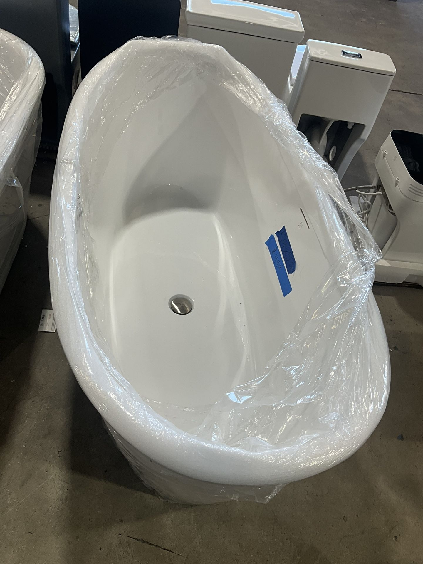 Acrylic Tub Freestanding Tub Bathtub 59” x 29” $499 Luke’s liquidations warehouse Address: 2434 N Forsyth Rd, Suite A, Orlando, Fl, 32807 Open Mond