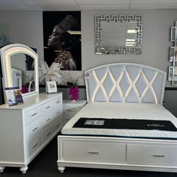 4PC White King Bedroom Set w/ LED Lights 