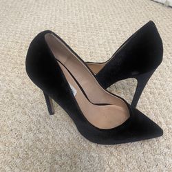 Black Suede Steve Madden Heel  