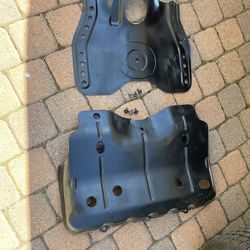 Front And Rear radiator Engine Oil Pan OEM stock Stock Skid Plate & Bolts 1st Gen Tacoma 3rd Gen 4runner in Great Condition Toyota $200 Cash In Upland