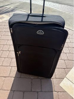 SAMSONITE FULL SIZE SUITCASE