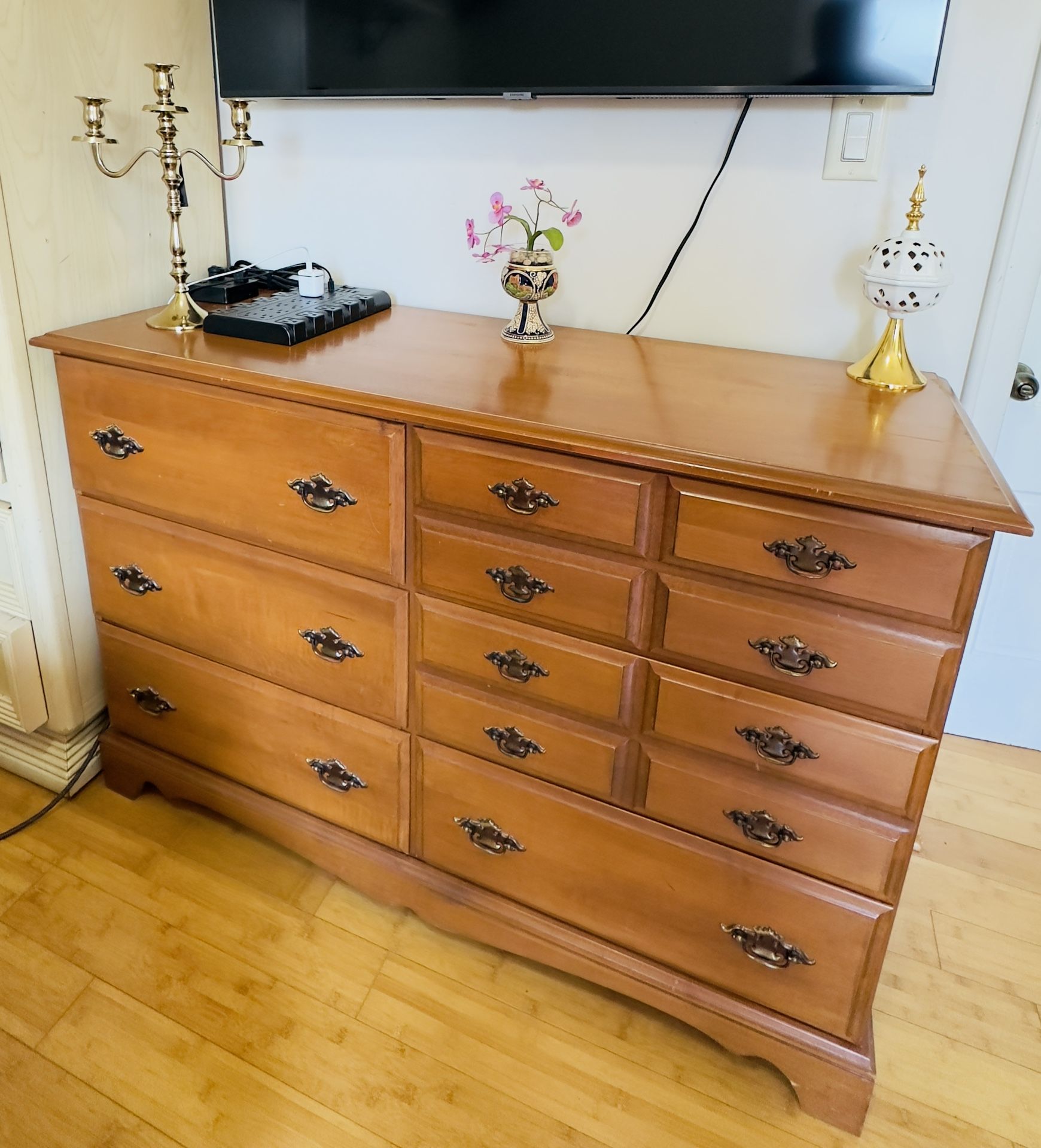 Dresser 