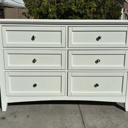 White Bassett Solid Wood 6 Drawer Dresser Chest of Drawers Furniture Great Condition 