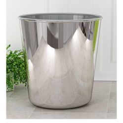 Small trashcan