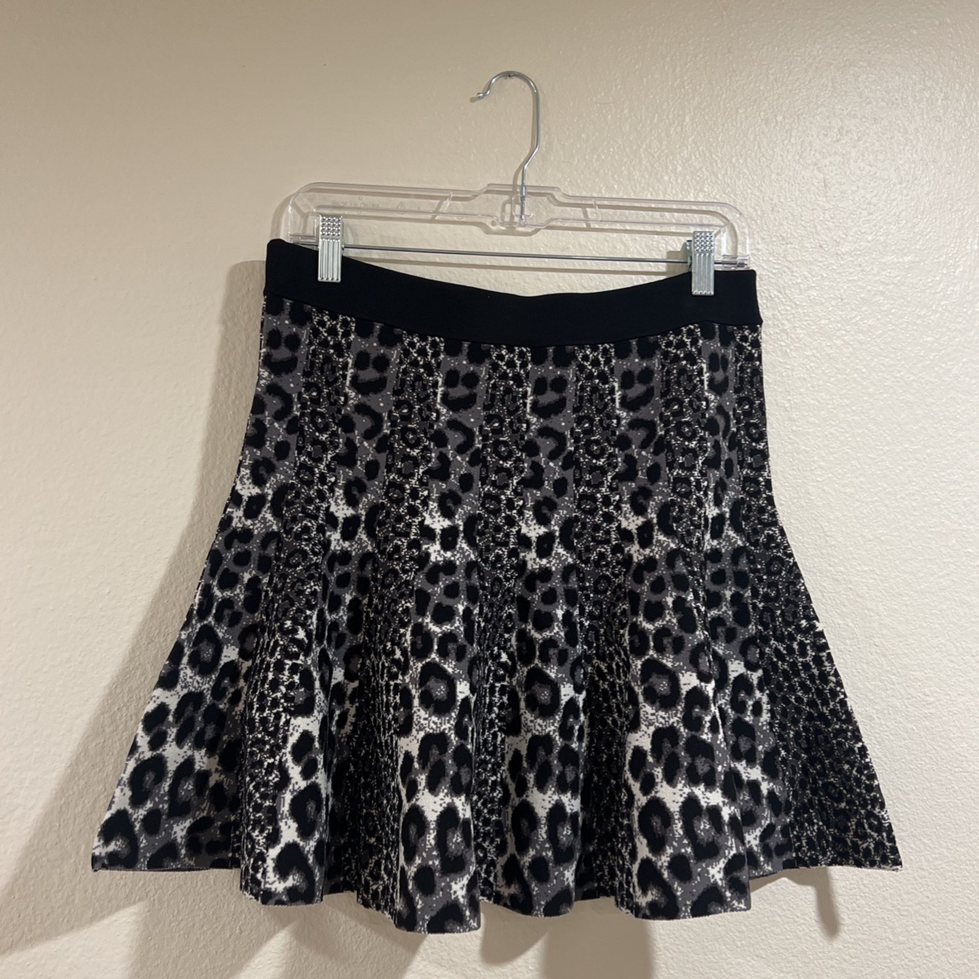 Michael Kors Snow Leopard Flare Skirt in Grey: Women’s L