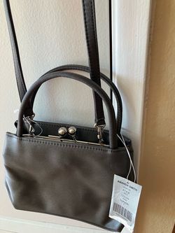 Handbag Brand new with Tag 4 zipper