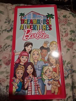 Dreamhouse adventures barbie closet with 2 barbies