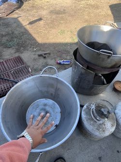 Dos casos, dos tanques, un quemador y una base