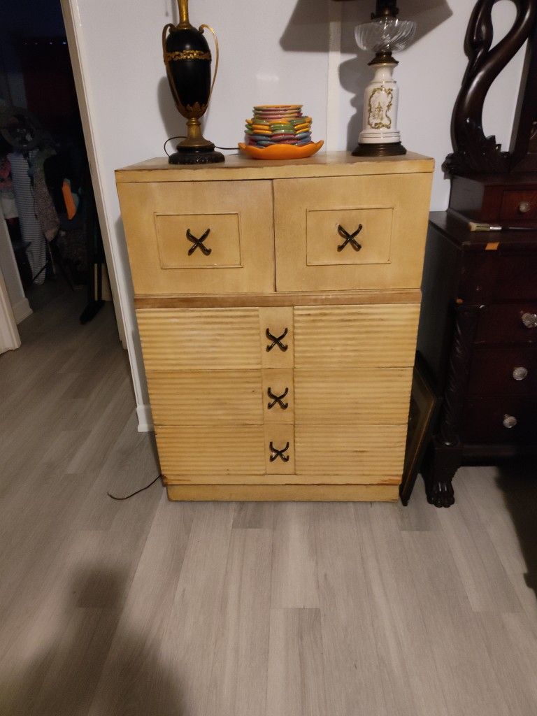 MCM Dresser