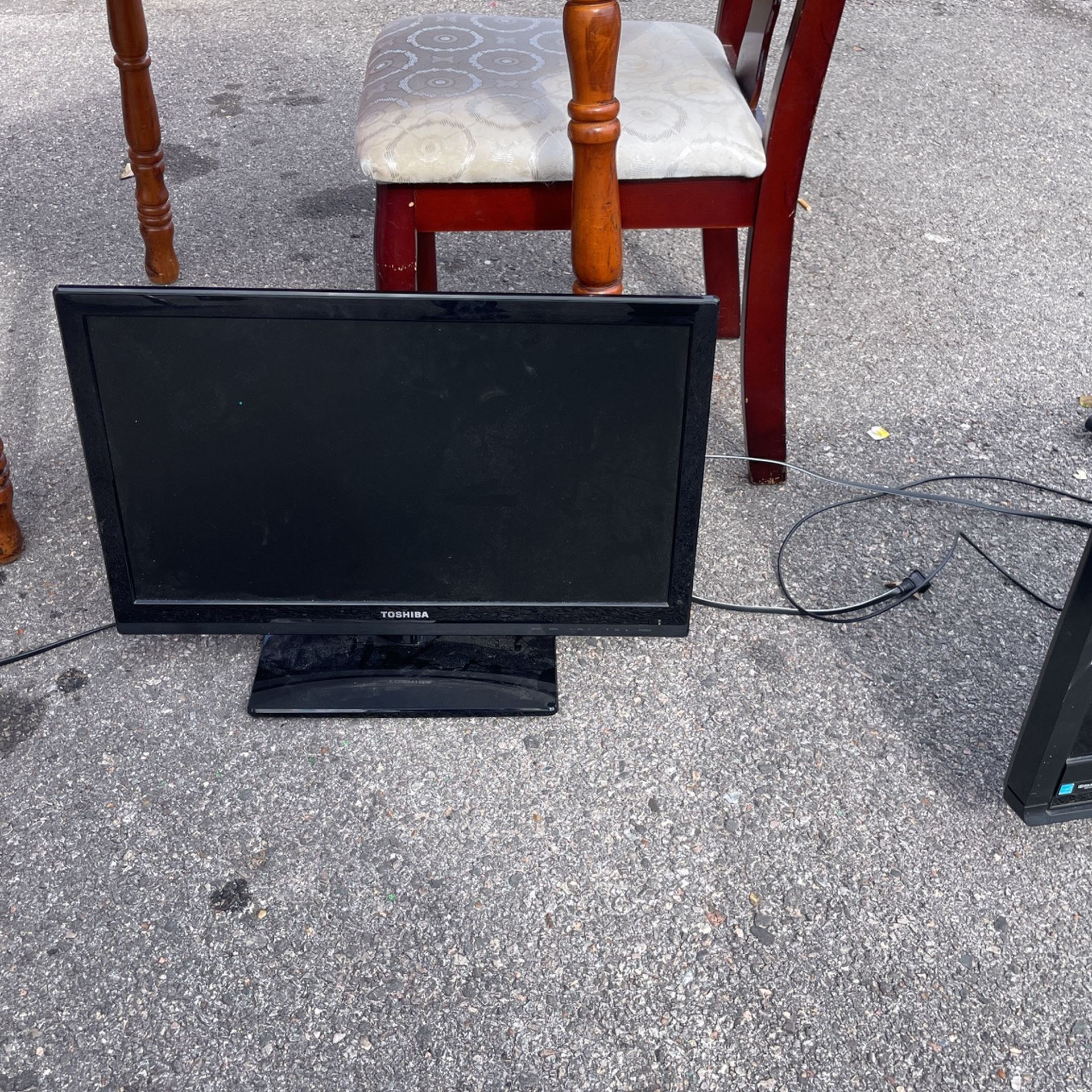 TVs Both For $30 With Remotes 