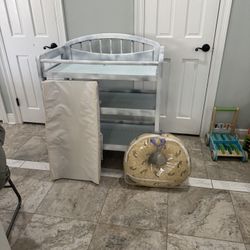 Changing Table And Pillow 