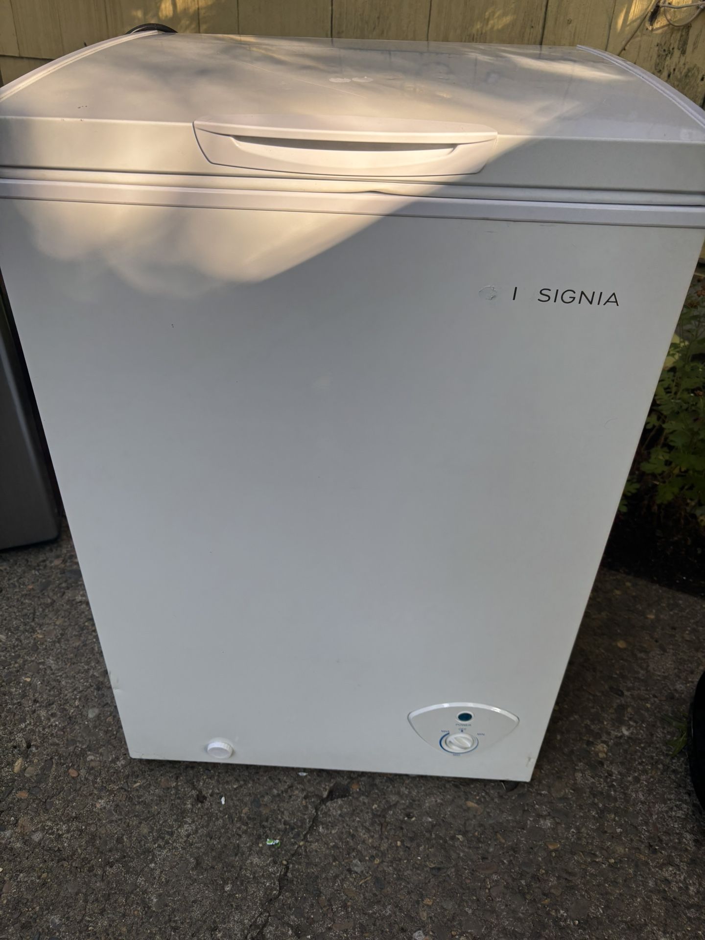 Garage Ready Chest Freezer