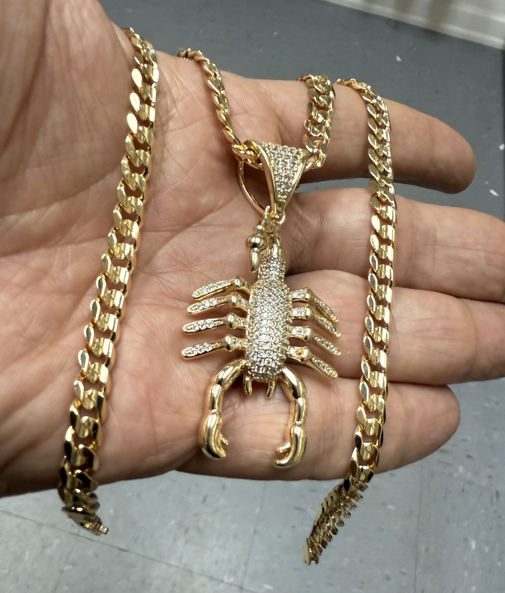Iced out simulated diamonds scorpion pendant and necklace🦂🦂🦂
