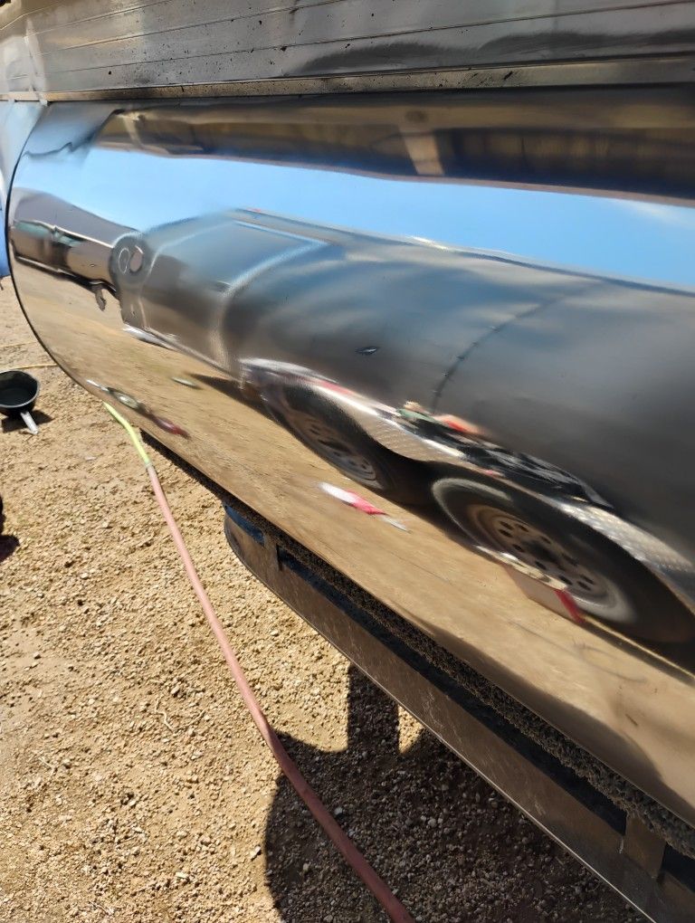 Pontoon Polishing