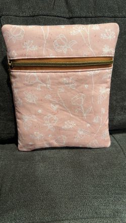 Zippered kindle sleeve