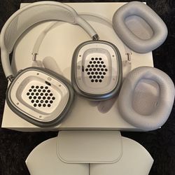 Apple airpod maxes silver 