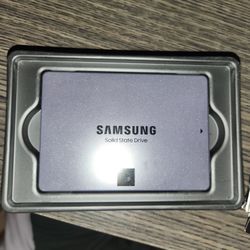 Samsung Solid State Drive 870 Qvo 