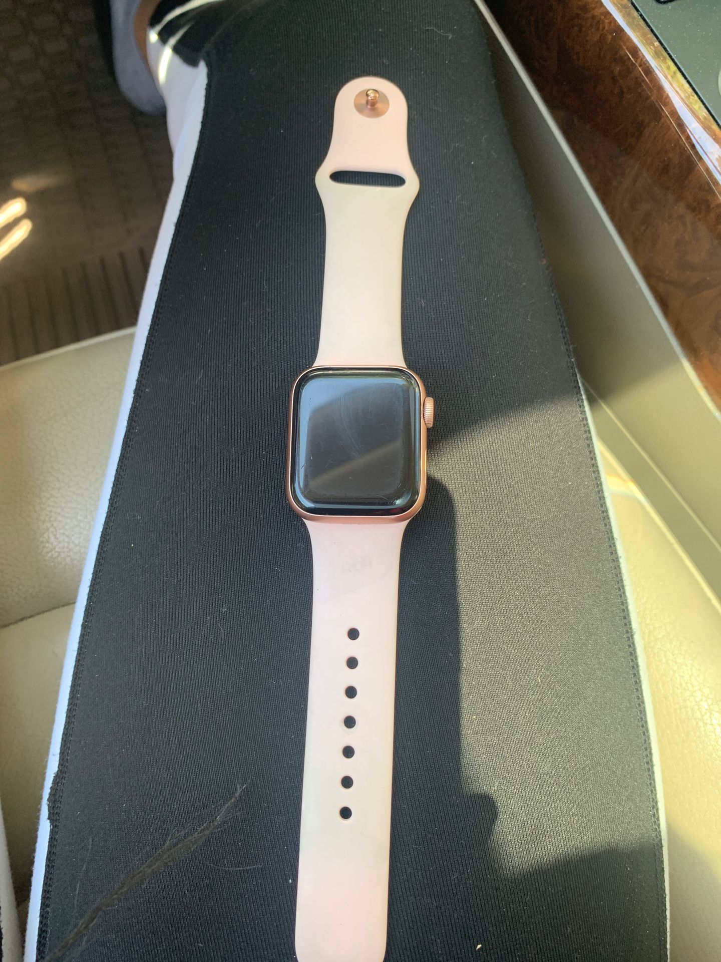 APPLE WATCH SERIES 4 ROSE GOLD