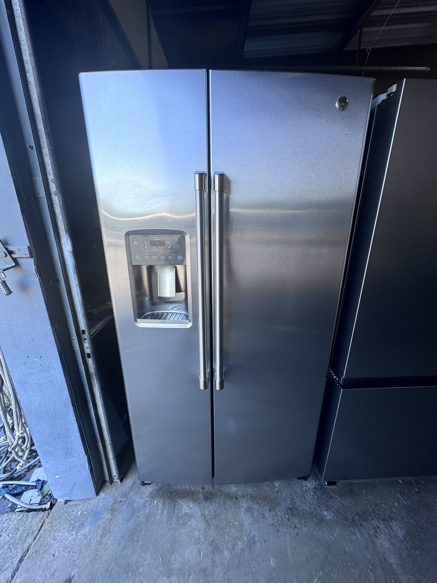 GE CAFE Refrigerator Stainless Steel 36 "width Counter Depth 