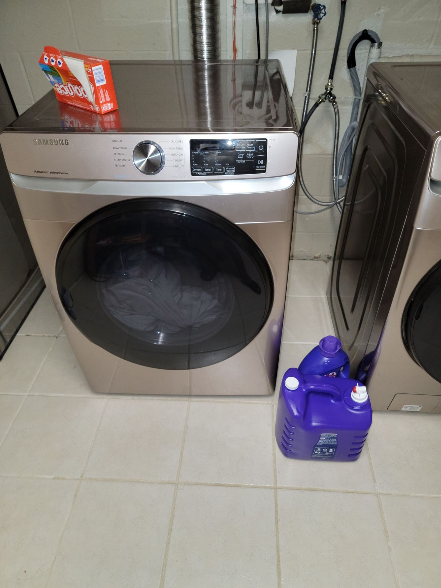 Gas Dryer (Used- Like New)
